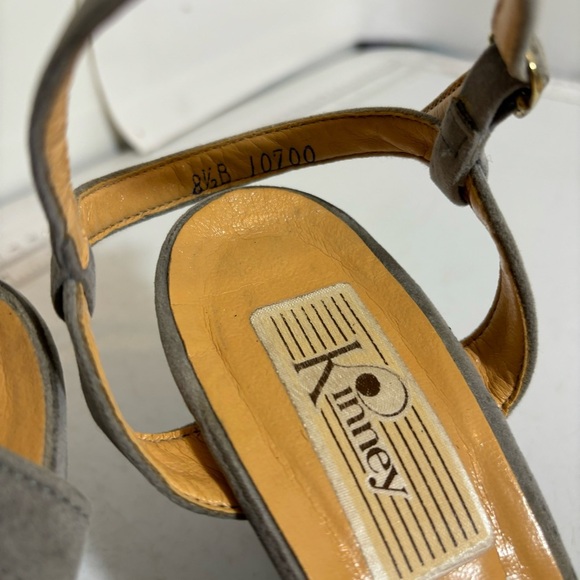 Vintage Kinney women’s grey strappy high heeled sandals in size 8.5 - Picture 8 of 11